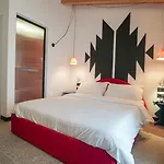 Bazaar Center فندق