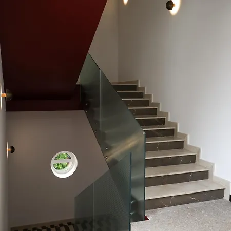 Bazaar Center 4* Тирана