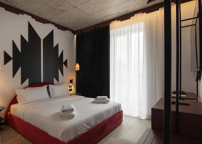 Hotel Bazaar Center Tirana