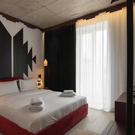 Hotel Bazaar Center Tirana