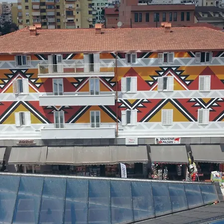 Hotel Bazaar Center Tirana