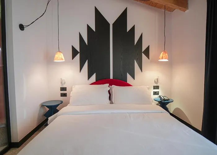 Bazaar Center 4* Tirana