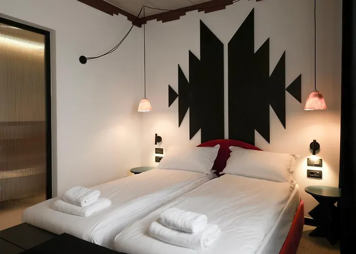 Bazaar Center Hotel Tirana